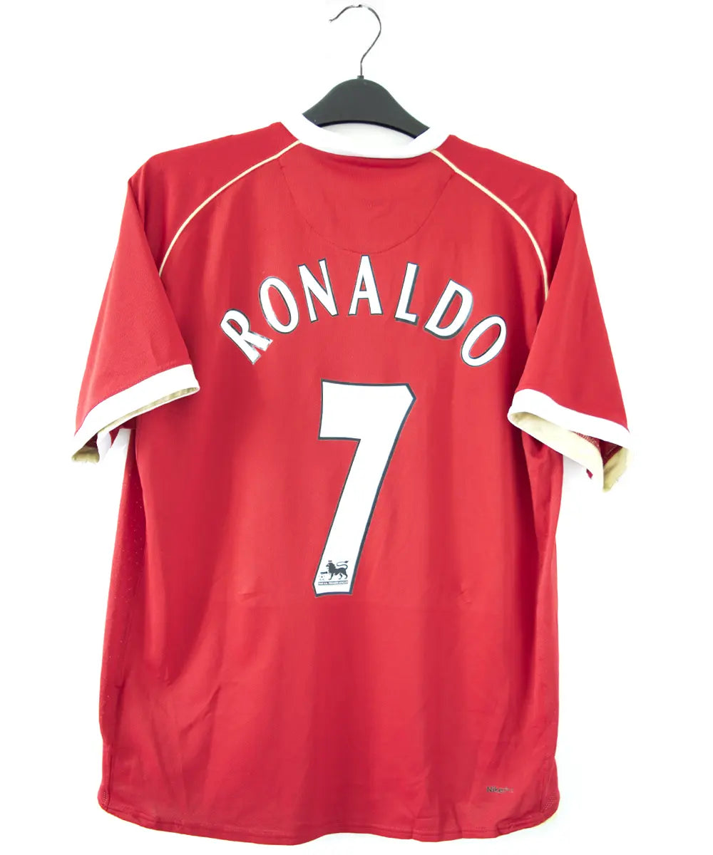 Maillot rétro MANCHESTER UNITED 2003 VERON - Les Voyages En Ballon - Maillots de football vintage Maillot rétro MANCHESTER UNITED 2003 VERON - Les Voyages En Ballon - Maillots de football vintage