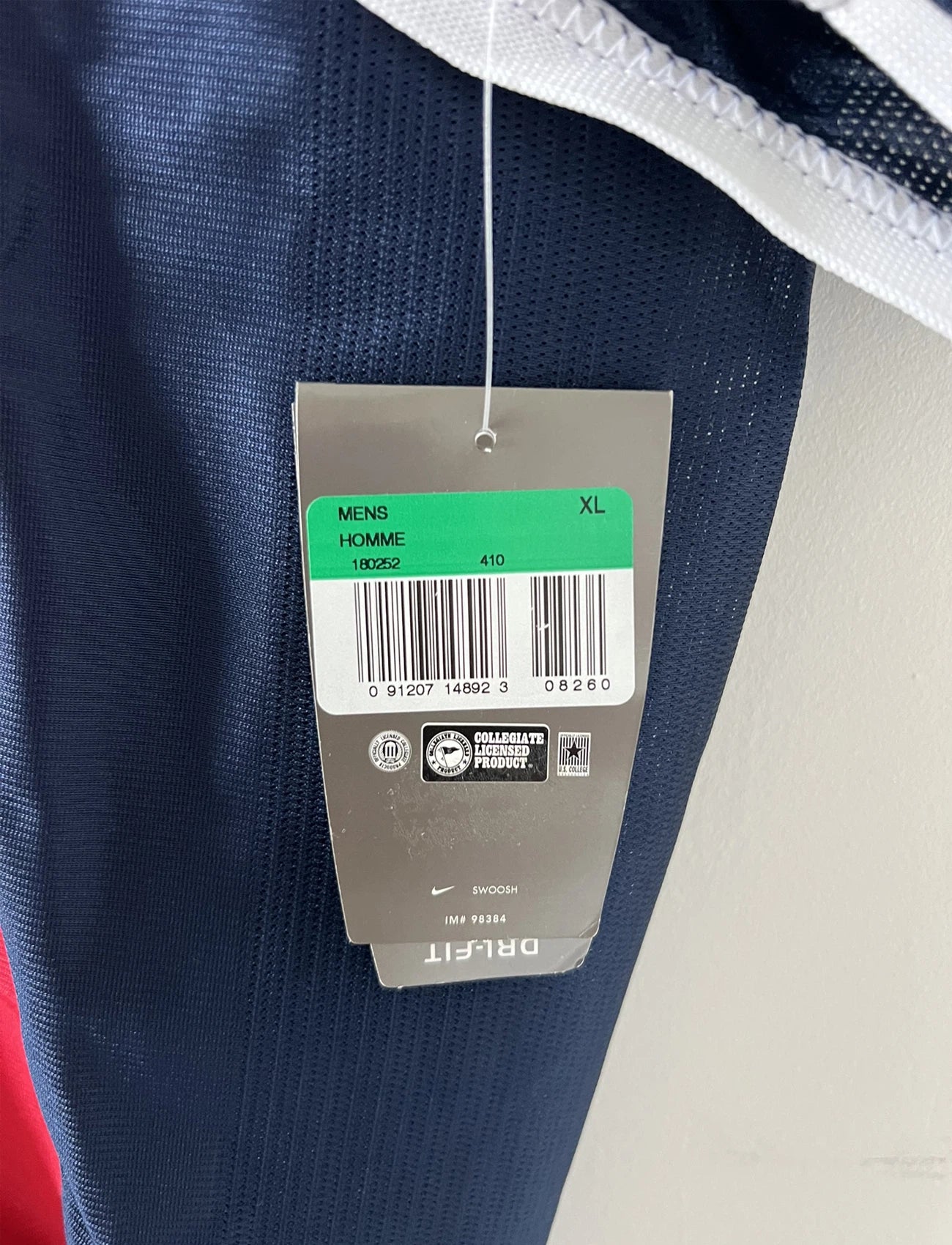 Maillot de foot vintage domicile bleu du PSG de la saison 2001/2002. On peut retrouver l'équipementier Nike et le sponsor Opel. Il s'agit d'un maillot authentique d'époque.