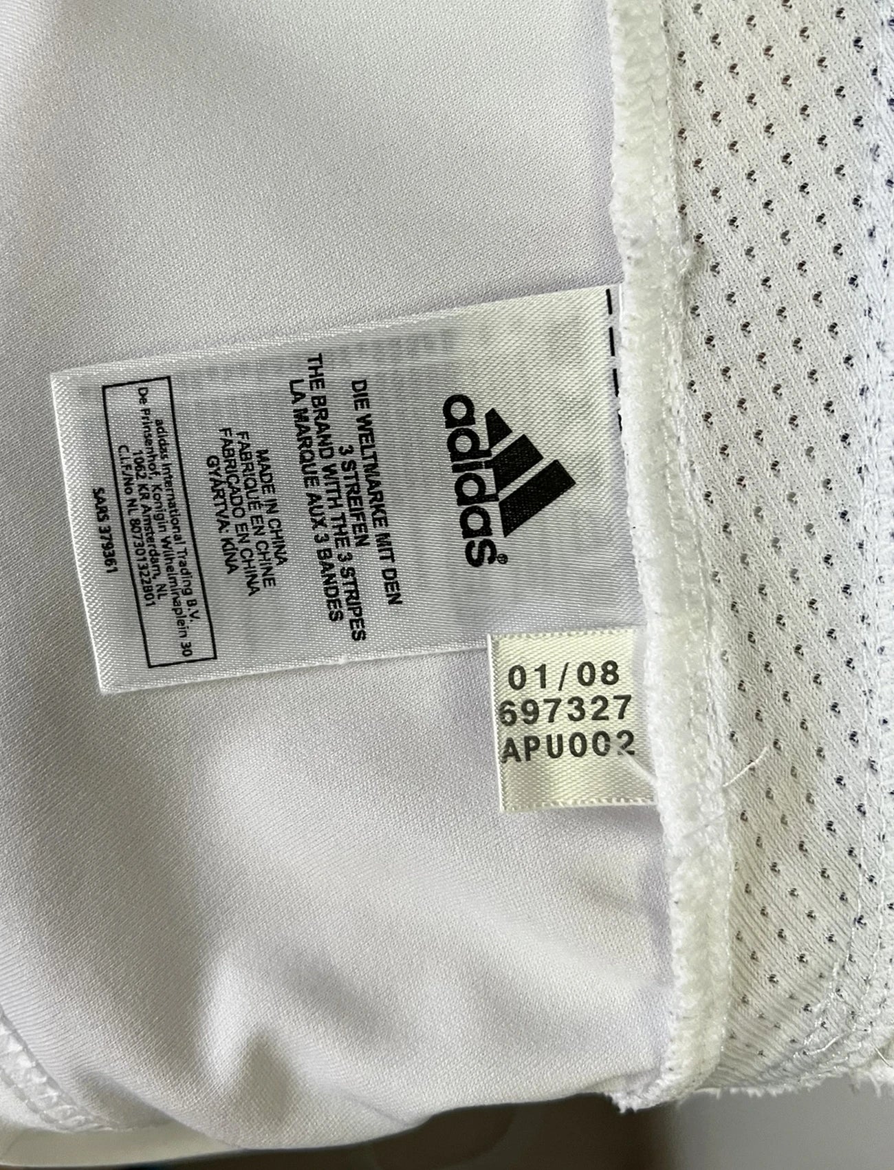 Maillot de foot rétro/vintage authentique blanc adidas Real Madrid domicile 2007-2008 Sneijder flocage