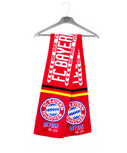 Echarpe rouge et blanche du bayern munich éditée dans les années 2000