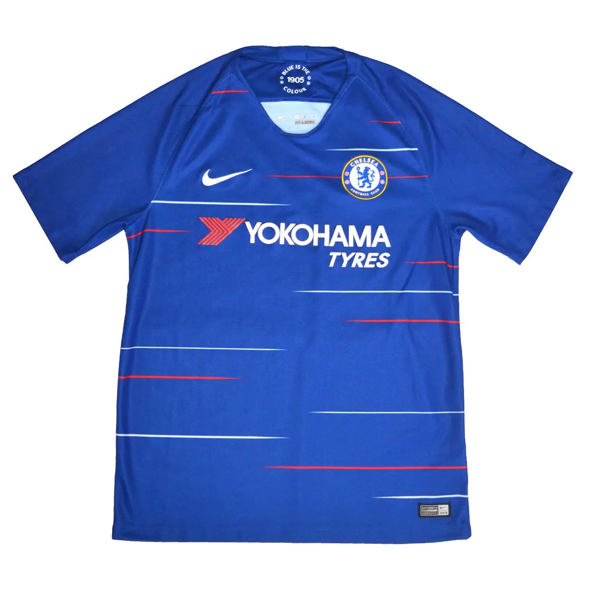 Maillot de foot retro/vintage authentique bleu de chelsea avec des rayures blanches et rouge. Maillot que l'on retrouve avec l'équipementier nike et le sponsor yokohama