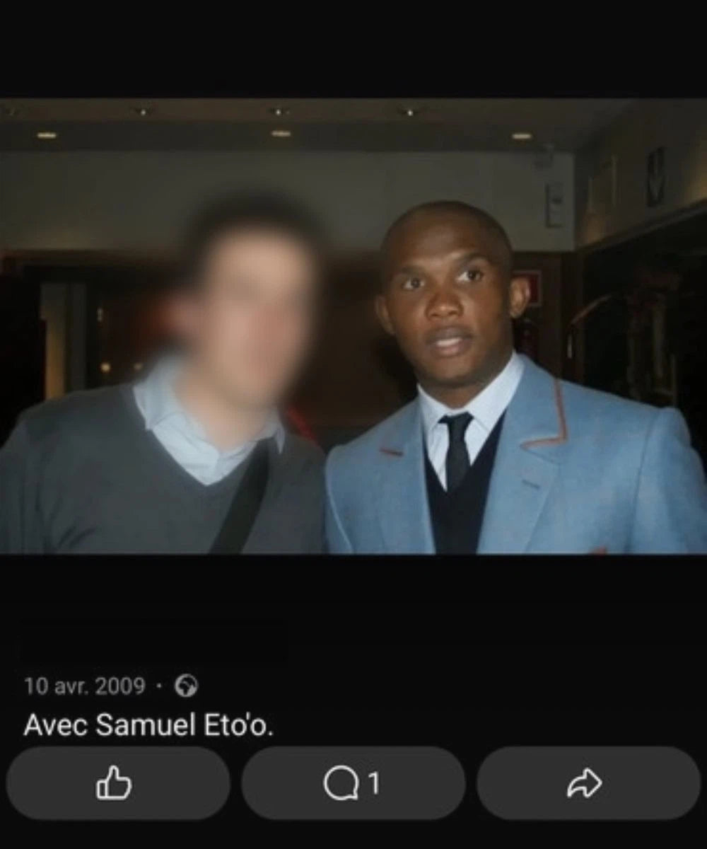 Photo d'un fan avec Samuel eto'o