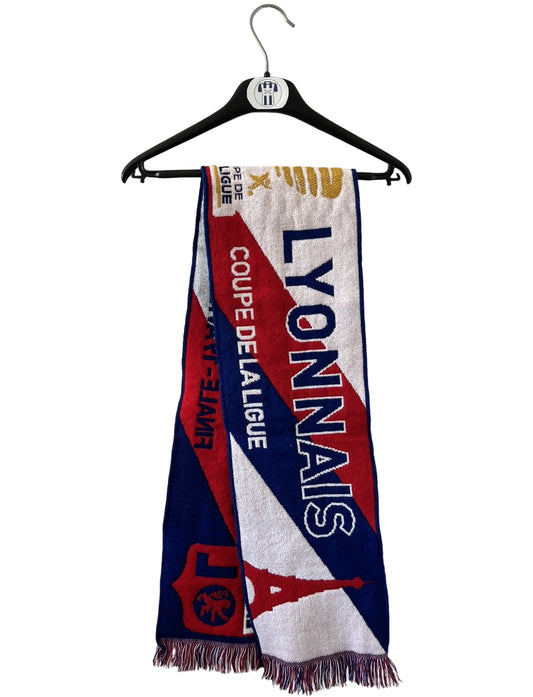 Echarpe de foot rouge et bleu de l'Olympique Lyonnais lors de la finale de la Coupe de la Ligue en 2014