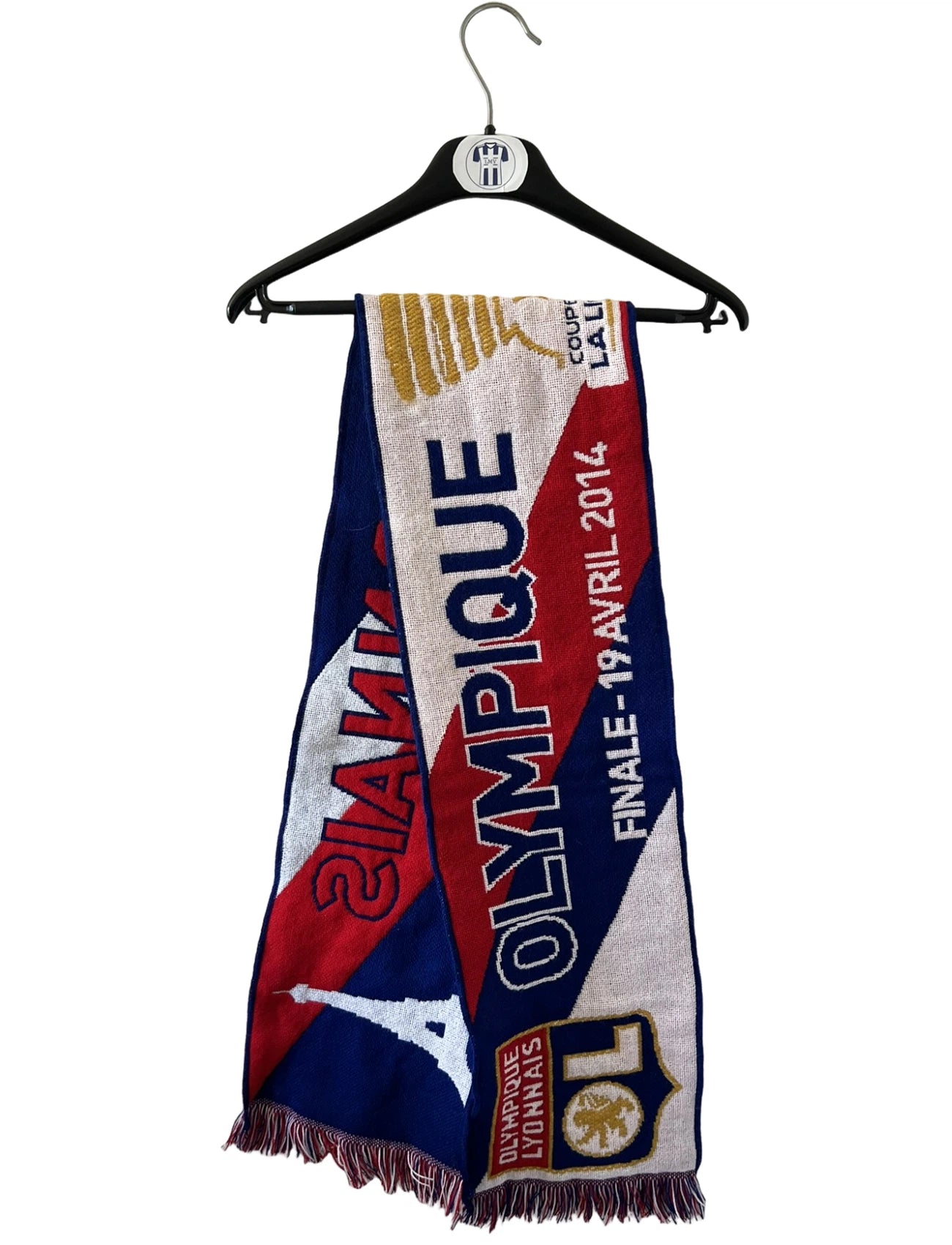 Echarpe de foot rouge et bleu de l'Olympique Lyonnais lors de la finale de la Coupe de la Ligue en 2014