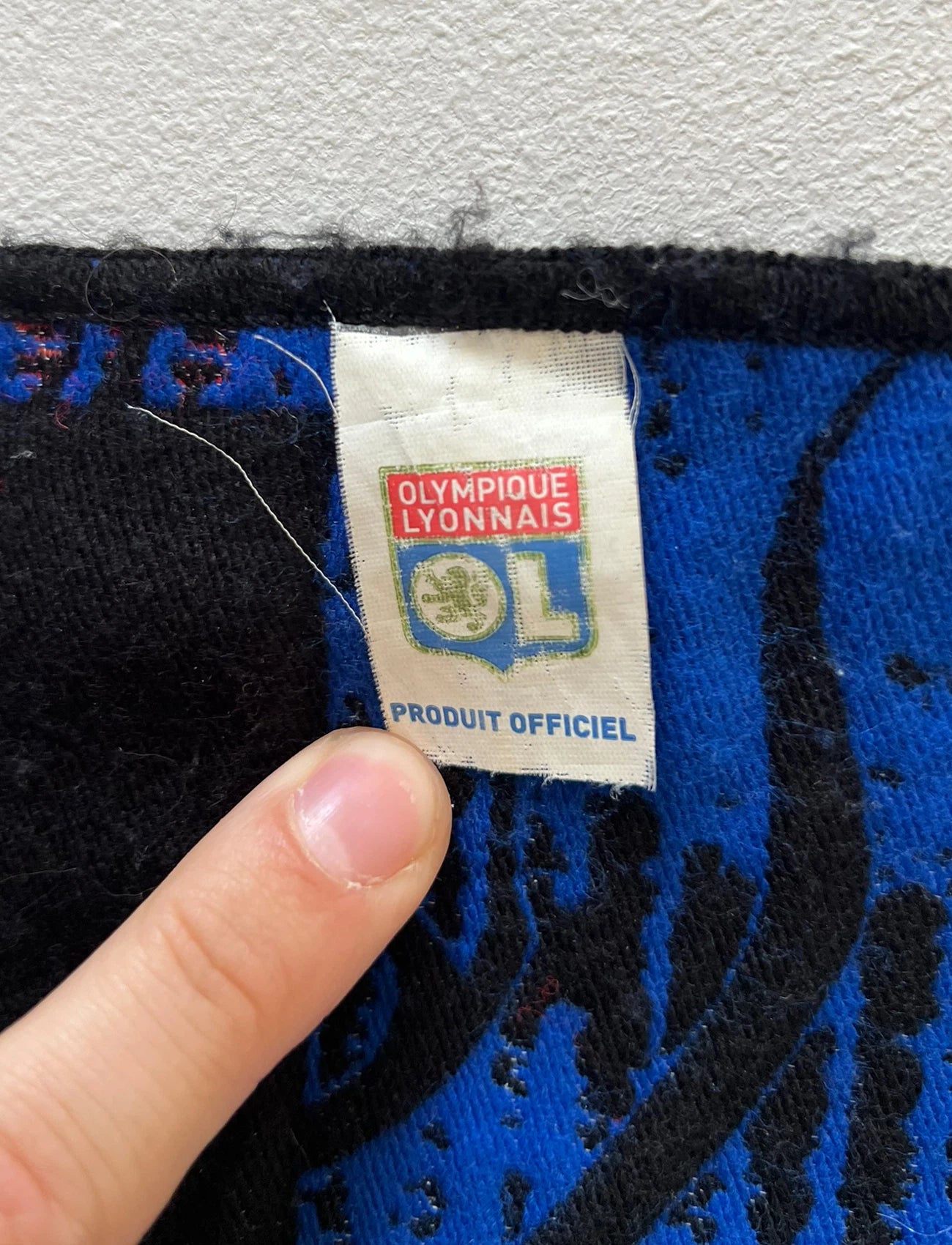 Echarpe de foot noir de l'Olympique Lyonnais 