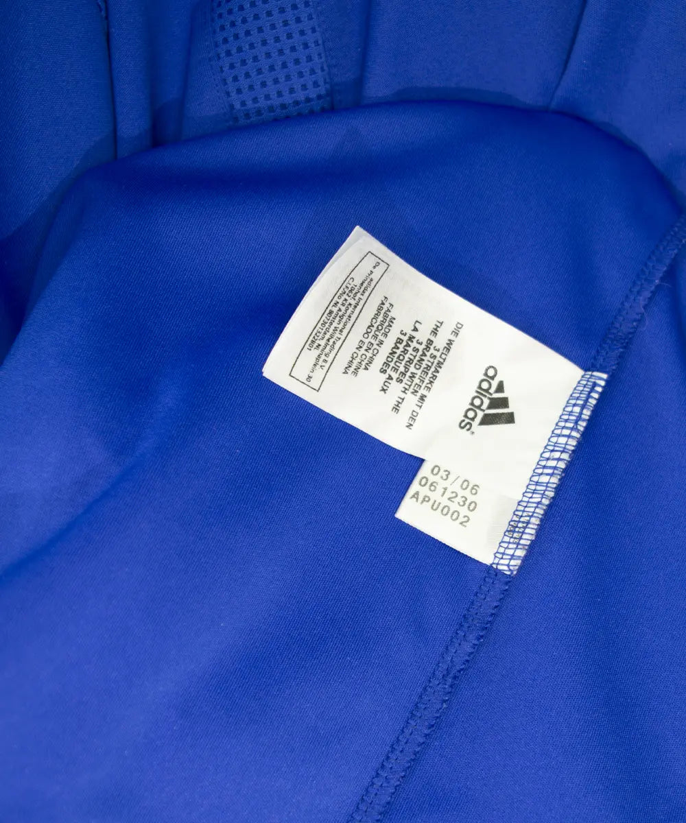 étiquette d'authenticité du maillot de chelsea de la saison 2006-2008. Le maillot porte le numéro 061230.