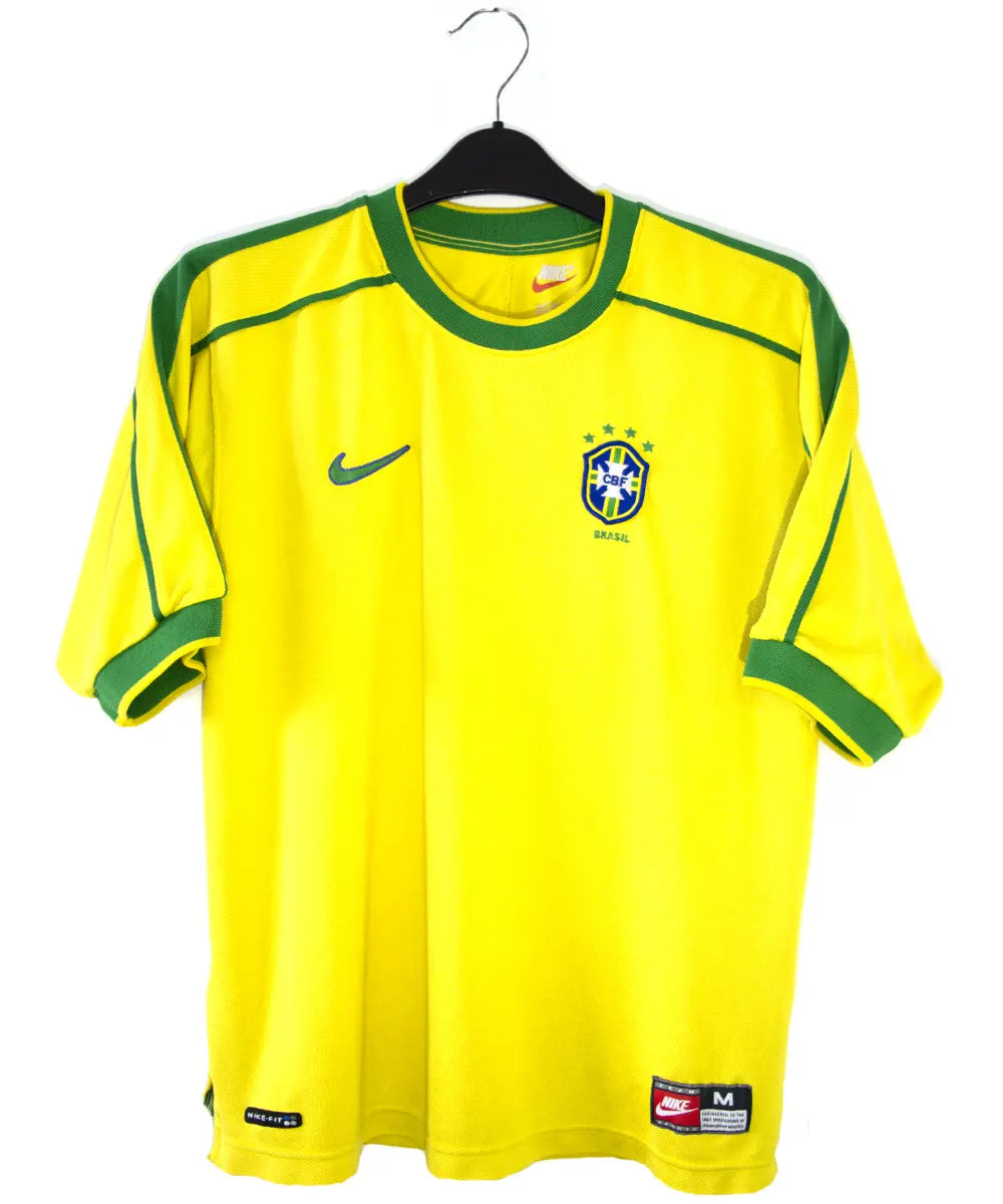 Maillot vintage domicile jaune et vert du bresil lors de la coupe du monde 1998. On peut retrouver l'équipementier nike.