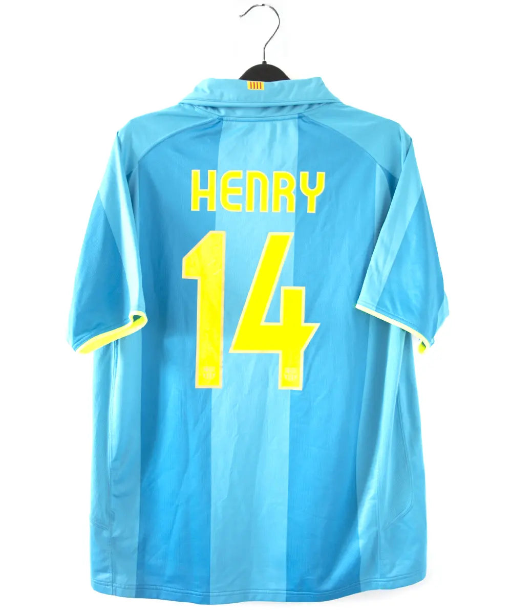 Maillot extérieur du barca de la saison 2007-2009. Le maillot est de couleur bleu et jaune. On peut retrouver l'équipementier nike et le sponsor unicef. Le maillot est floqué du numéro 14 Henry