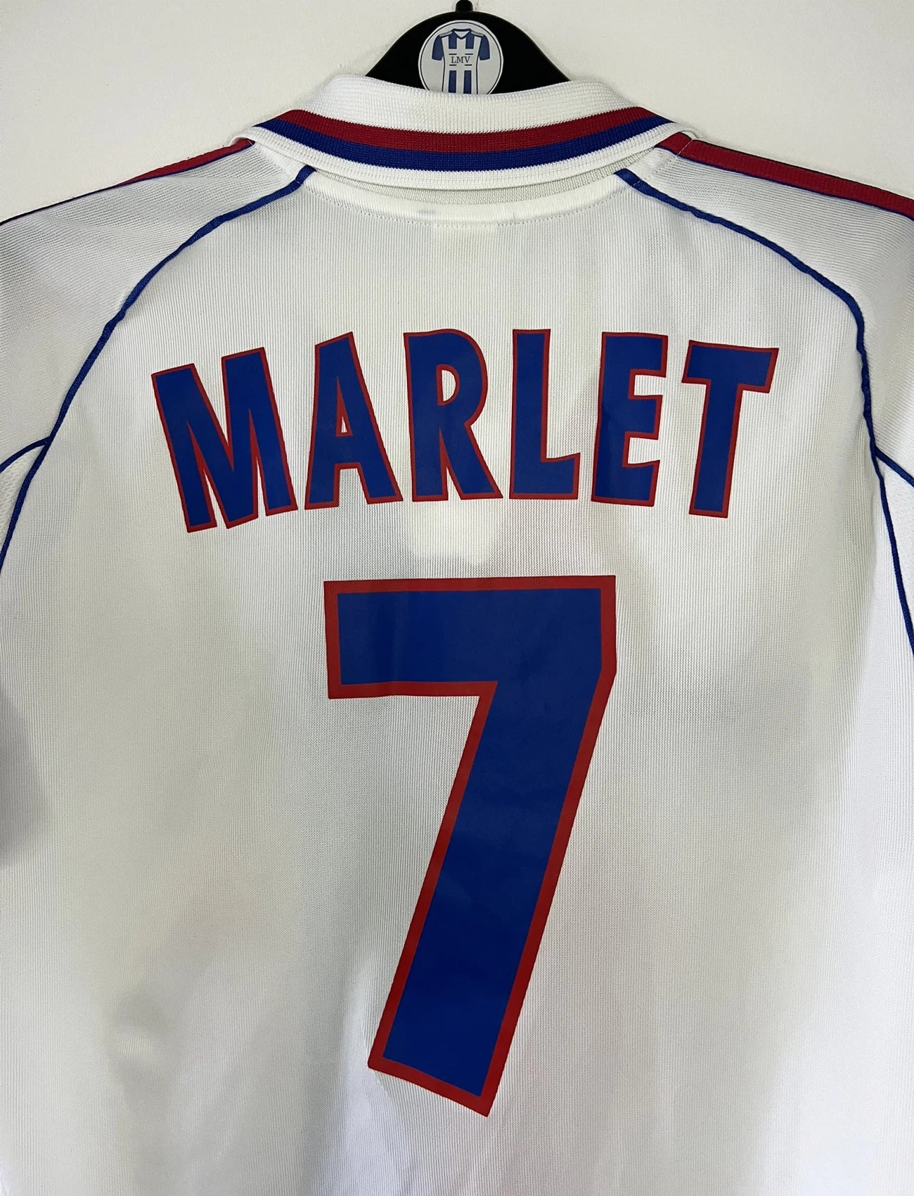 Maillot de football de clubs français olympiques lyonnais taille M Maillot de football de clubs français olympiques lyonnais taille M