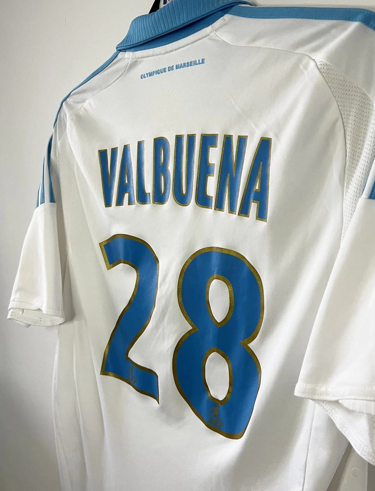 Maillot de foot rétro/vintage authentique blanc domicile adidas OM 2008-2009 Valbuena flocage