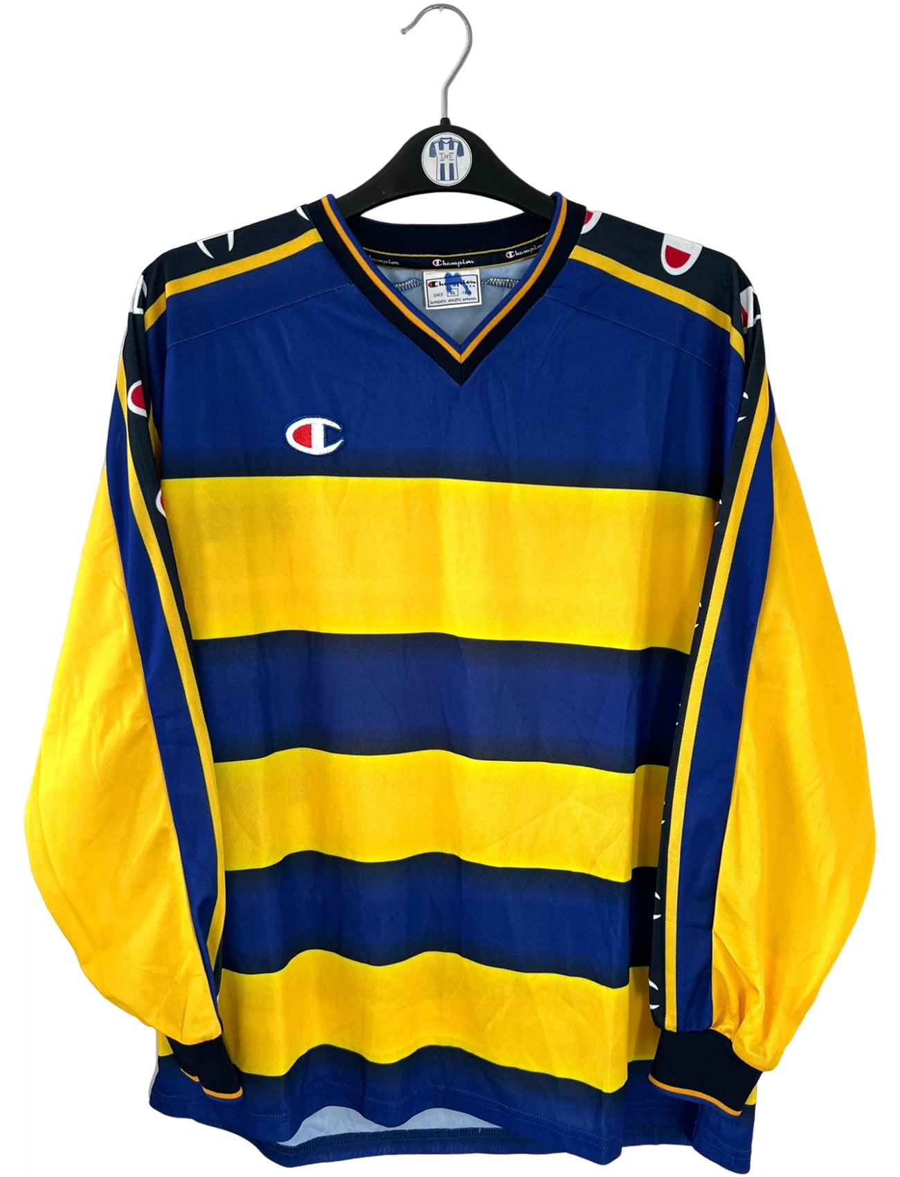 Maillot de foot vintage domicile 2001/2002 de Parme. On peut retrouver l'équipementier Champion. Il s'agit d'un maillot authentique d'époque.