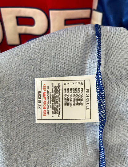 Maillot de foot vintage domicile du PSG de la saison 1996/1997. On peut retrouver l'équipementier Nike et le sponsor Opel. Il s'agit d'un maillot authentique d'époque.