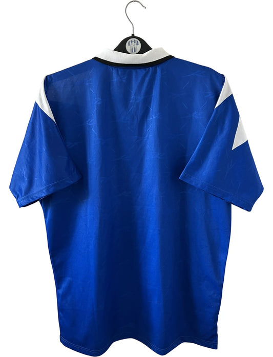 Maillot de foot vintage domicile sc bastia 1995/1997. On peut retrouver l'équipementier Reebok et le sponsor Nouvelles frontières. Il s'agit d'un maillot authentique d'époque.