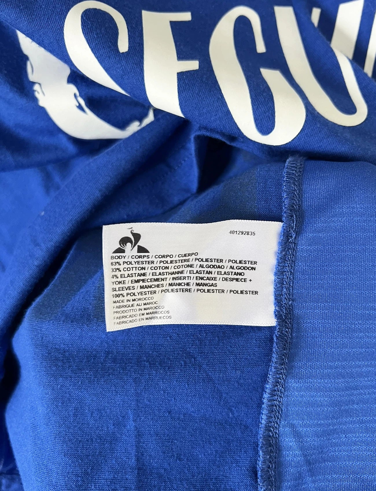 Maillot de foot vintage bleu et blanc de l'ESTAC Troyes de la saison 2020/2021. On peut retrouver l'équipementier Le coq sportif et le sponsor Babeau Seguin. Il s'agit d'un maillot authentique d'époque.