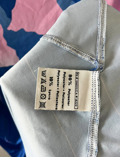 Maillot de foot vintage domicile bleu de l'Evian Thonon Gaillard 2012/2013. On peut retrouver l'équipementier Kappa et le sponsor Sword. Il s'agit d'un maillot authentique d'époque.