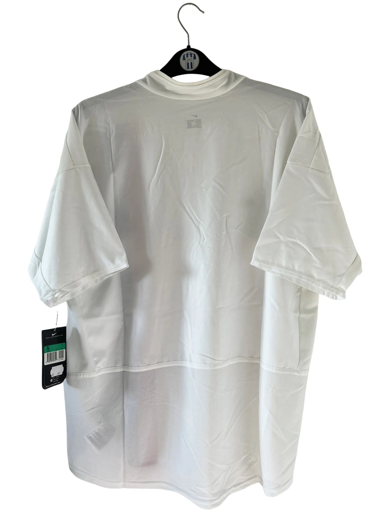 Maillot de foot vintage extérieur blanc du PSG de la saison 2002/2003. On peut retrouver l'équipementier Nike et le sponsor Thomson. Il s'agit d'un maillot authentique d'époque.