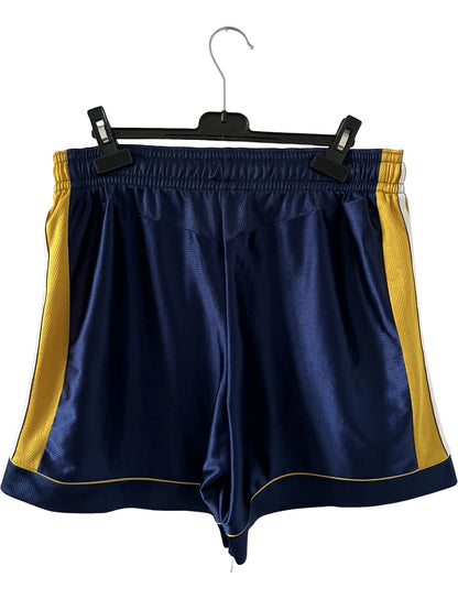 Maillot + short vintage third doré de l'OM 1998-1999. On peut retrouver l'équipementier Adidas et le sponsor Ericsson. Il s'agit d'un maillot et d'un short authentique d'époque.