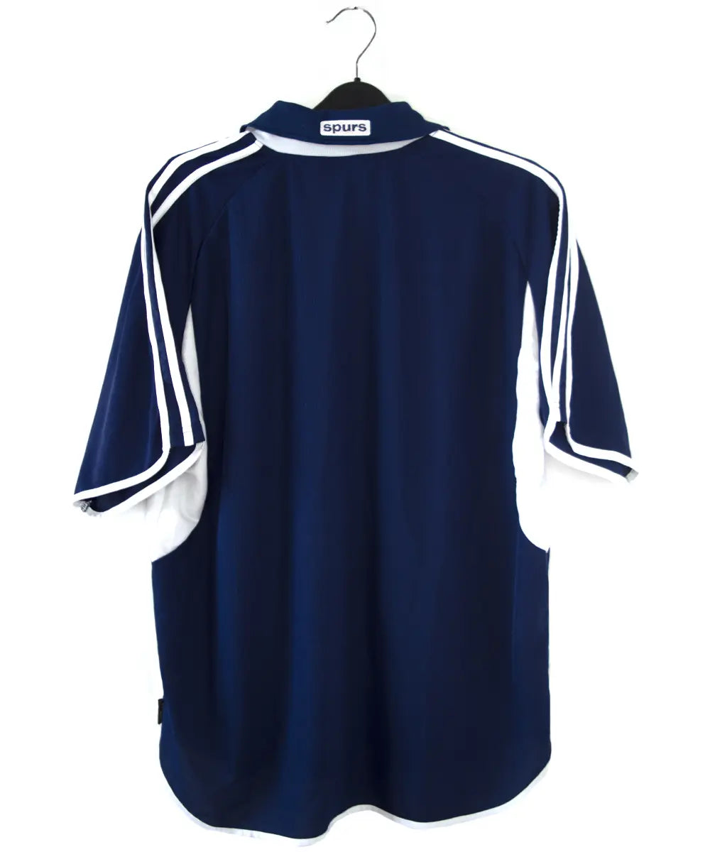 Maillot domicile de Tottenham bleu et blanc de la saison 2000-2001. On peut retrouver l'équipementier adidas et le sponsor holsten