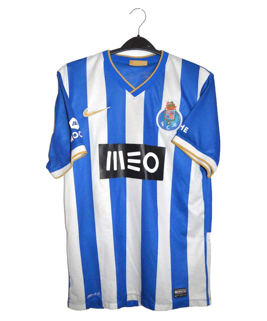 Maillot de foot retro/vintage authentique de porto de la saison 2013-2014. Le maillot est de couleur bleu et blanche. On peut retrouver l'équipementier nike et le sponsor meo