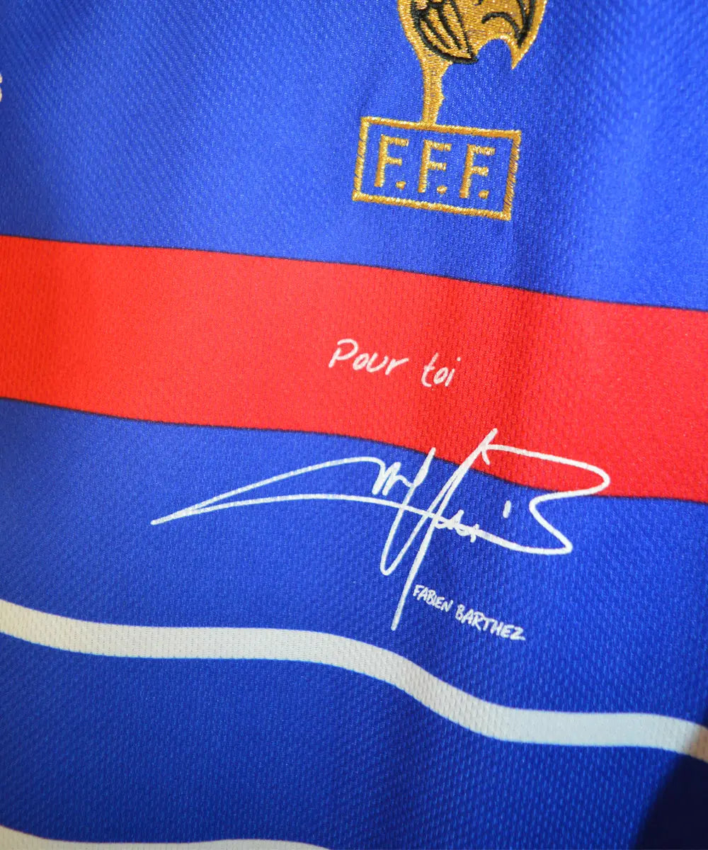 Signature de fabien barthez sur le maillot de l'équipe de france 1998